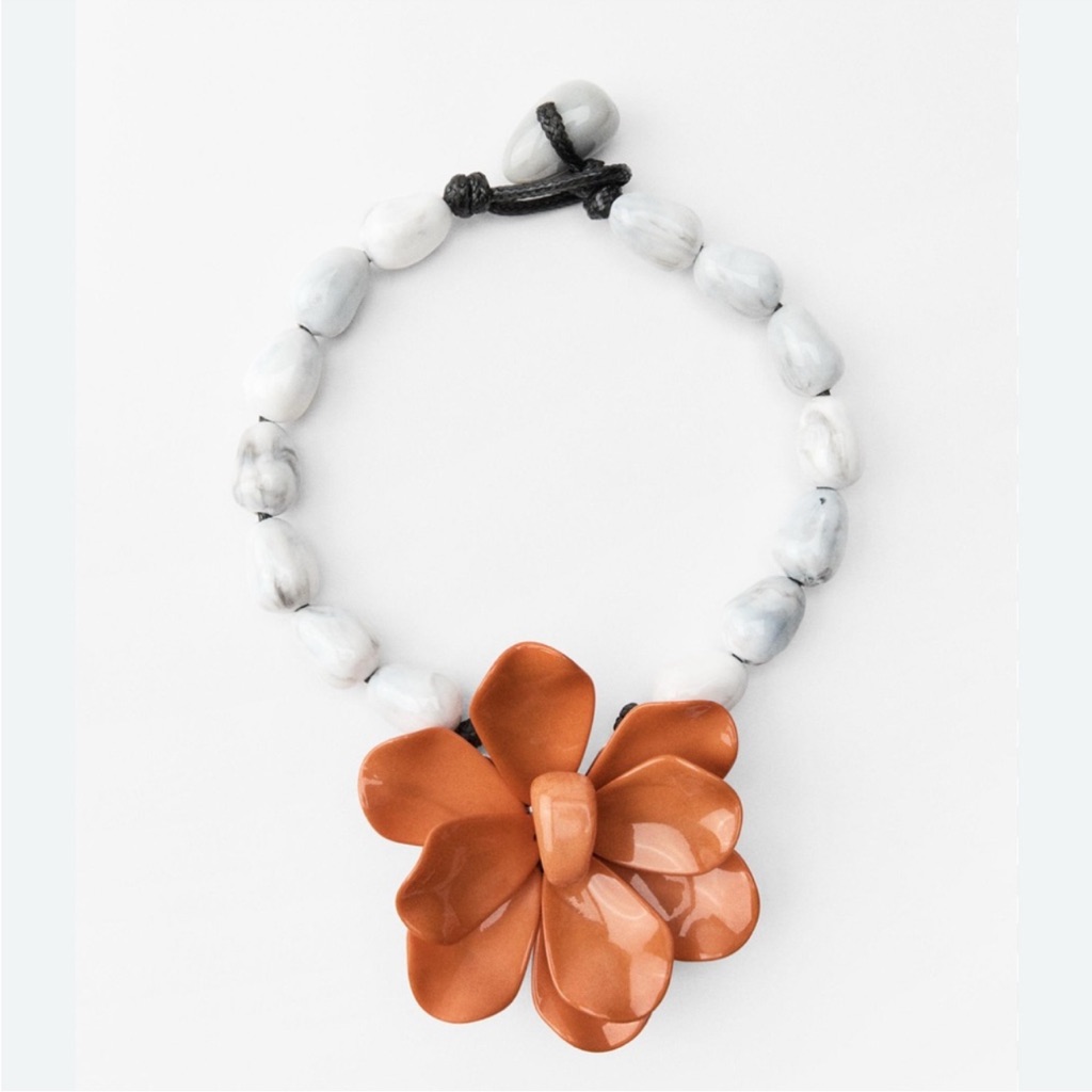 Zara Gorgeous Flower Pendant Cord Necklace